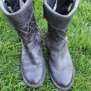 UGG moto boot black size 8